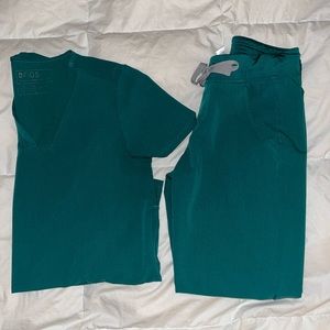 Figs hunter green scrub set